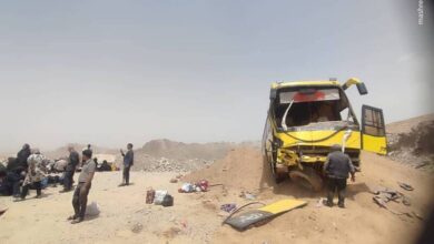 واژگونی اتوبوس مشهد به شیراز در تفت/انتقال تاکنون ۱۸ مصدوم به مراکز درمانی