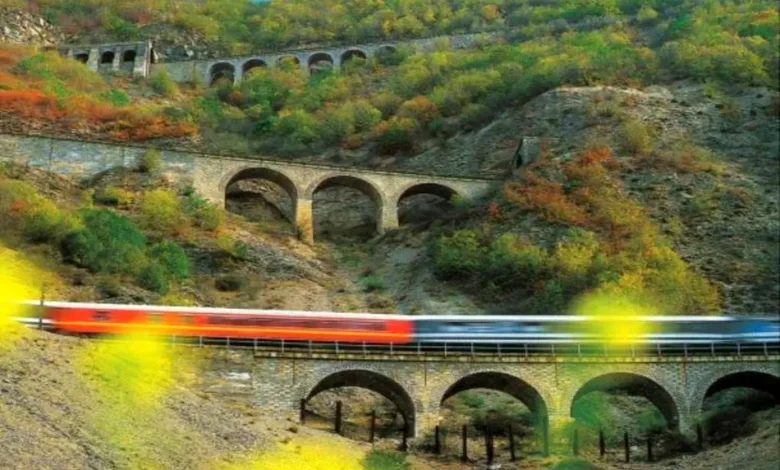 بازگشت قطار گردشگری شیرگاه به ریل پس از ۵ سال