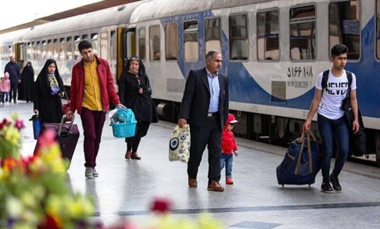 کارشناس ریلی انتقاد کرد: ◄ یارانه بلیت قطار حتی برای ساکنان برج های زعفرانیه!