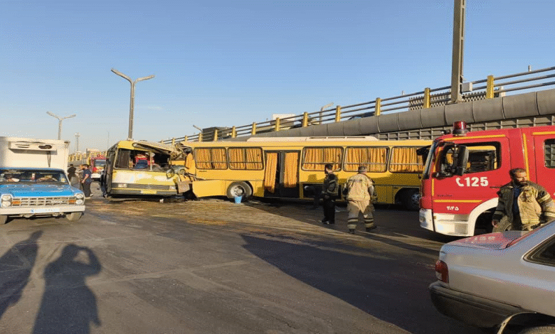 برخورد دو اتوبوس در جاده مخصوص کرج؛ ۲۶ نفر مصدوم شدند