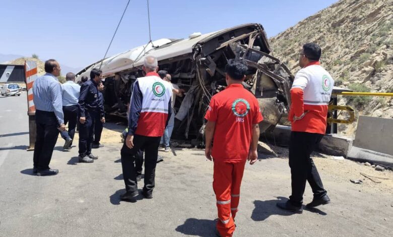 برخورد پراید با کارگران در اتوبان زین الدین/ ۲ کشته و ۶ مصدوم