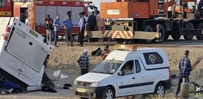 تصادف اتوبوس و تریلی در محور سلفچگان – اراک ۱۵ مصدوم برجای گذاشت