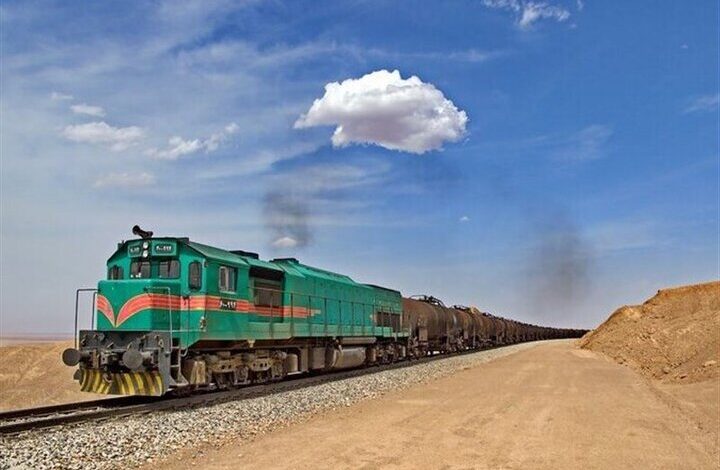 بازگشایی محور ریلی هرمزگان و ادامه سیر قطارها در این محور