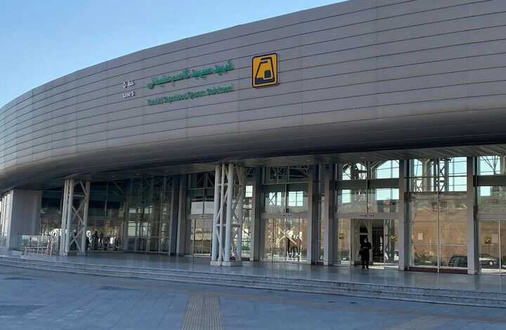 بازدید معاون وزیر راه و شهرسازی از خط مترو شهر جدید مهستان؛ تأکید بر تسریع بهره برداری