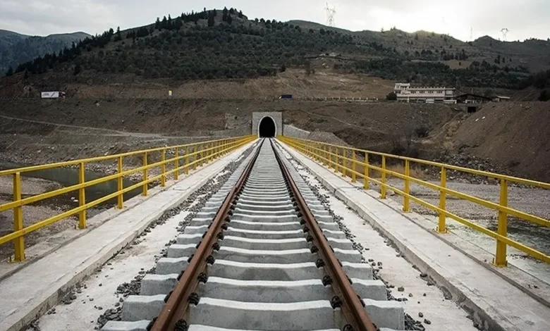 رکورد تاریخی ریل‌ گذاری ۸۸ کیلومتر در طرح چابهار – زاهدان