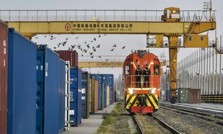 قطار ۱۱ کارگر را در چین زیر گرفت