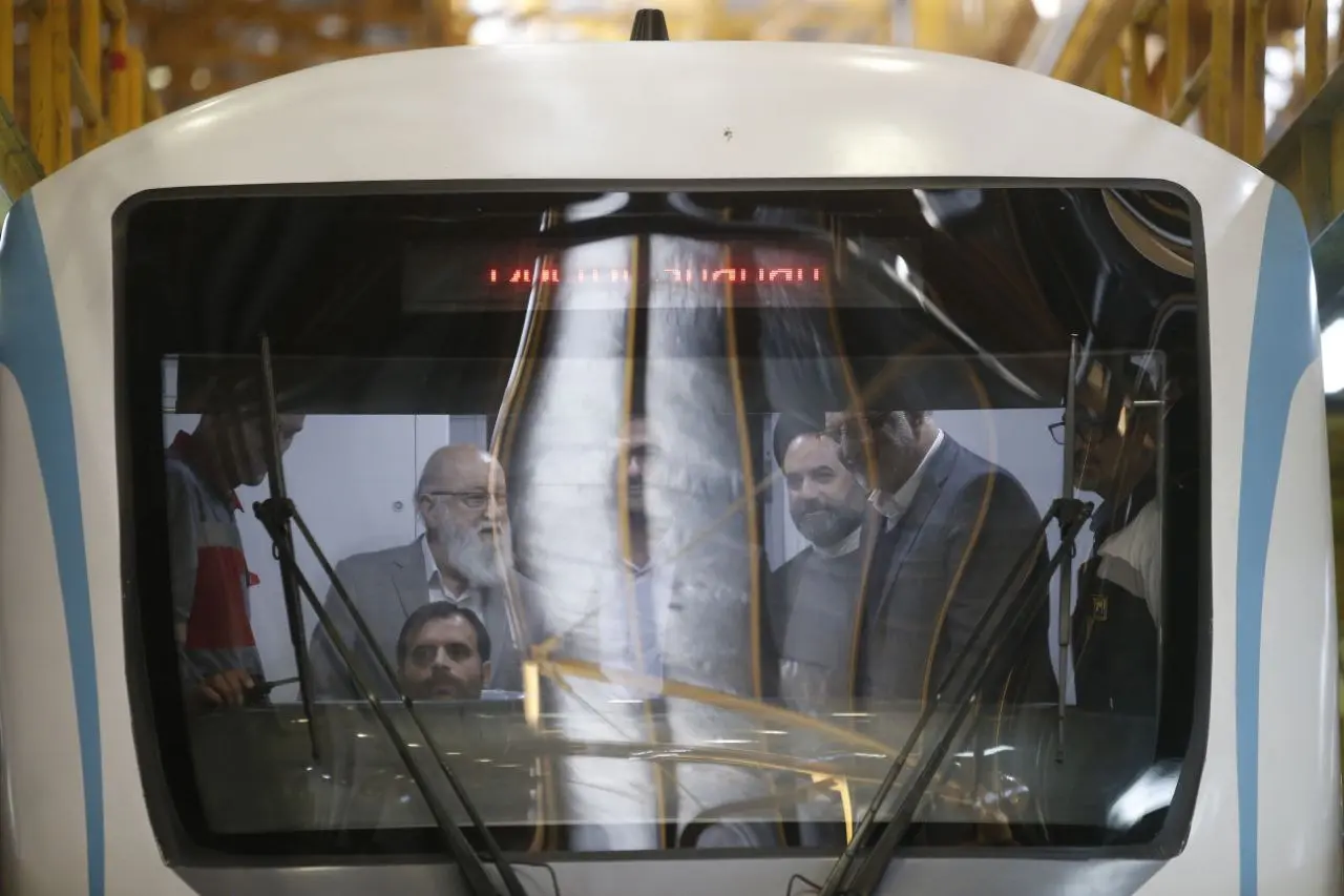 رونمایی دو رام قطار ملی/ کاهش سرفاصله در خطوط ۶ و ۷