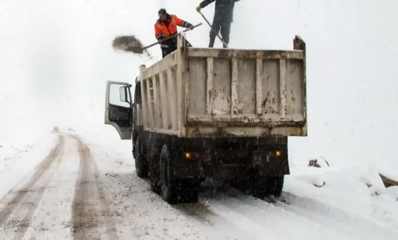 بارش شدید برف در ۷ جاده گیلان؛ تردد جریان دارد