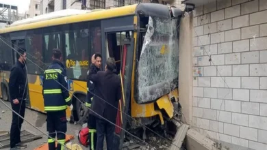 برخورد اتوبوس شرکت واحد با دیواره بزرگراه ستاری/ سرعت بالا، علت حادثه