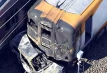 برخورد قطار با خودرو در گذرگاه راه آهن در کیوتوی ژاپن