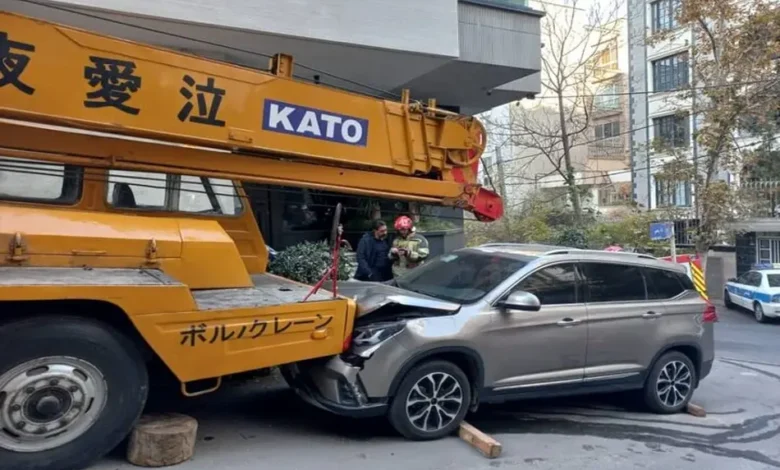 برخورد مرگبار جرثقیل با دو خودرو در خیابان شریعتی تهران؛ هشدار آتش نشانی درباره ایمنی