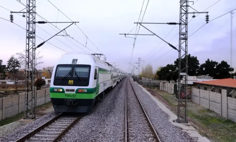 خارج شدن قطار از ریل در ایستگاه هشتگرد