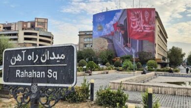 اکران دیوارنگاره اربعینی در میدان راهآهن تهران