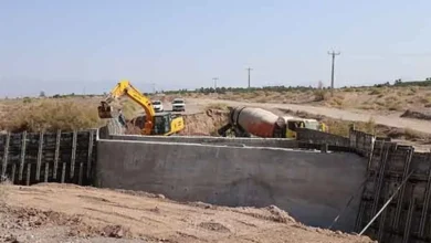 پیشرفت ۶۰ درصدی بازسازی پل‌های برجک جازموریان در جنوب کرمان
